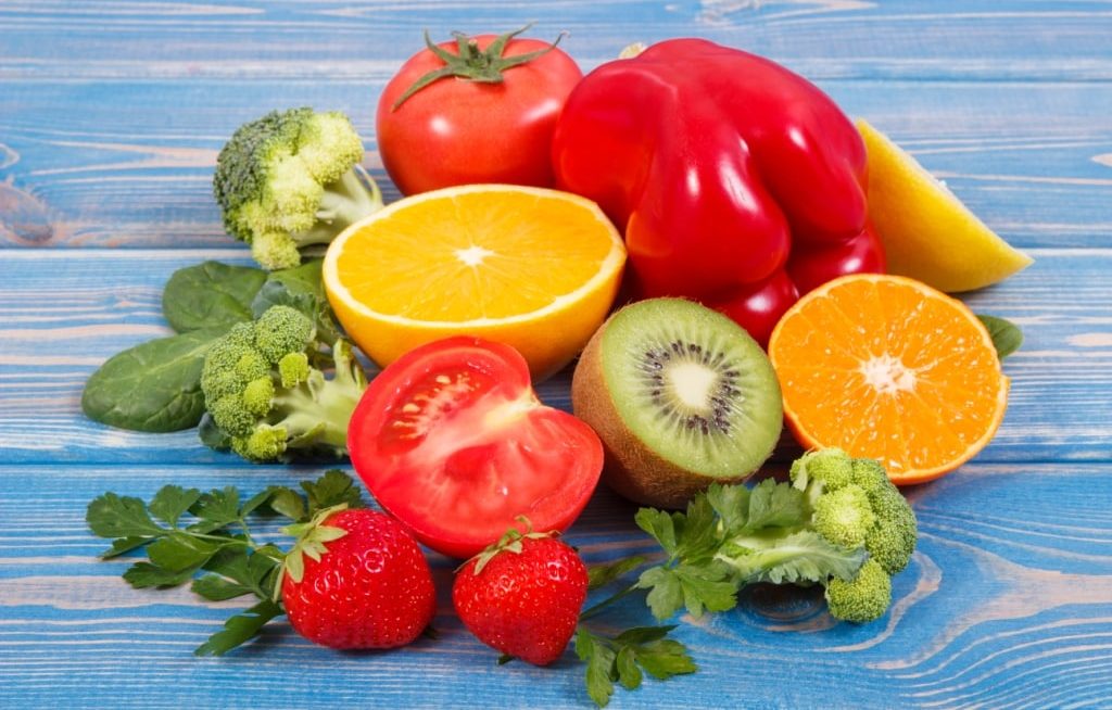 Vários alimentos ricos em vitamina C