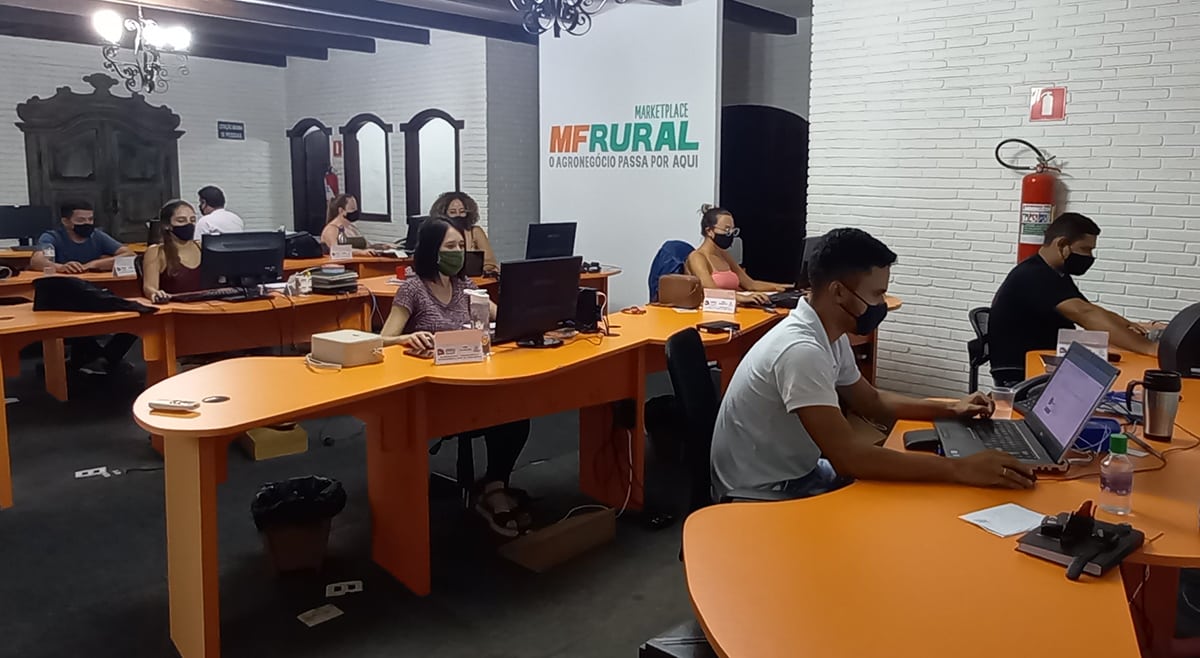Equipe de atendimento da MF Rural