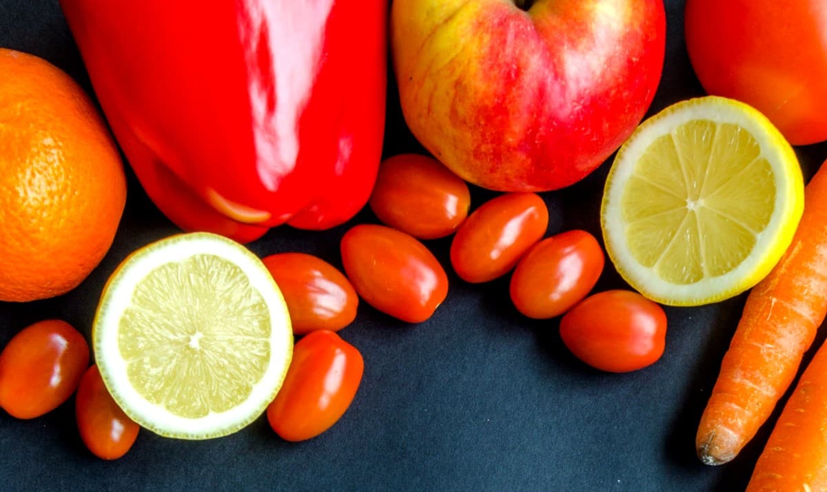 Tomate sweet grape e frutas com vitamina C