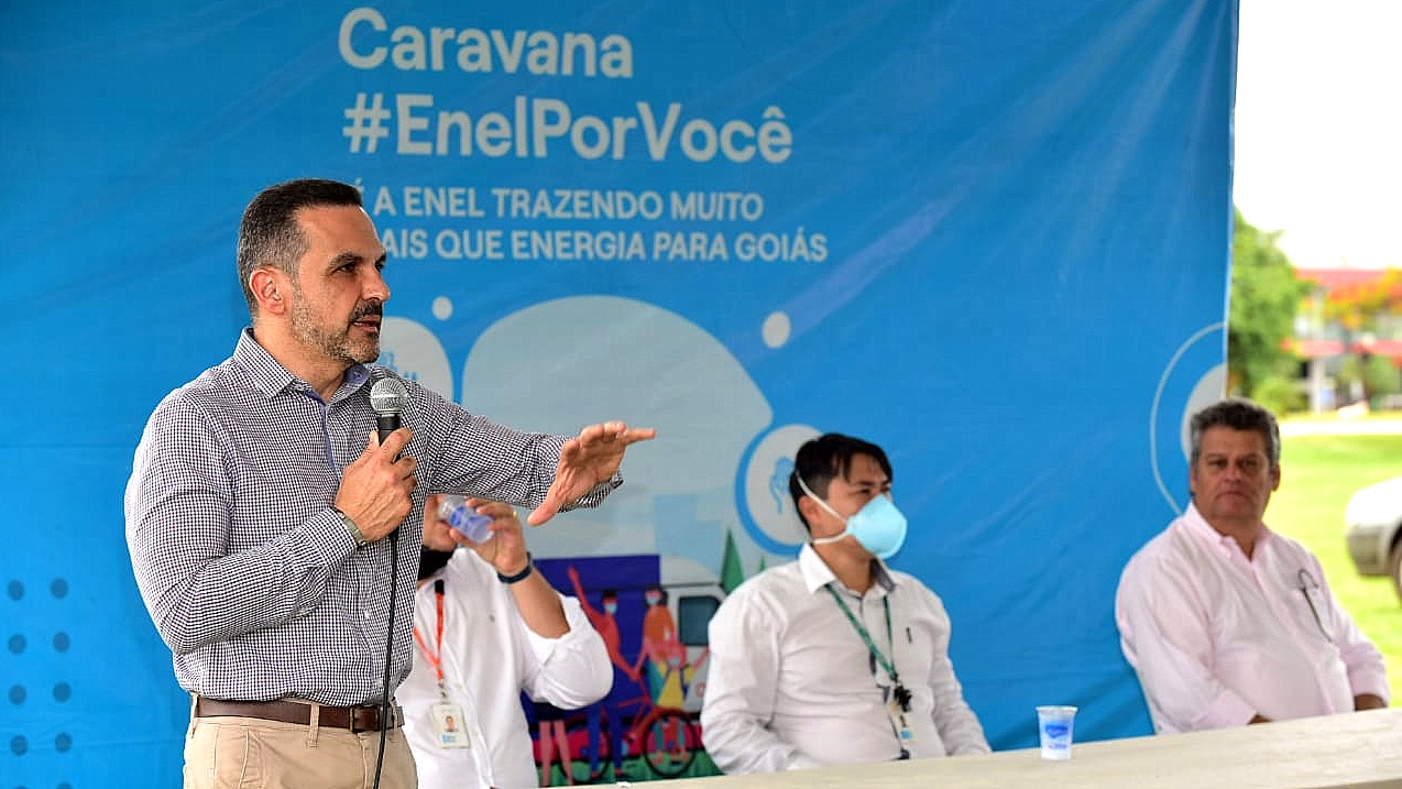 Diretor da Enel discursa em Chapadão do Céu