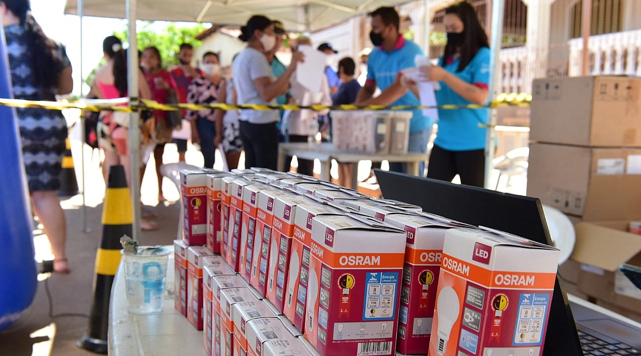 Troca de lâmpadas Enel