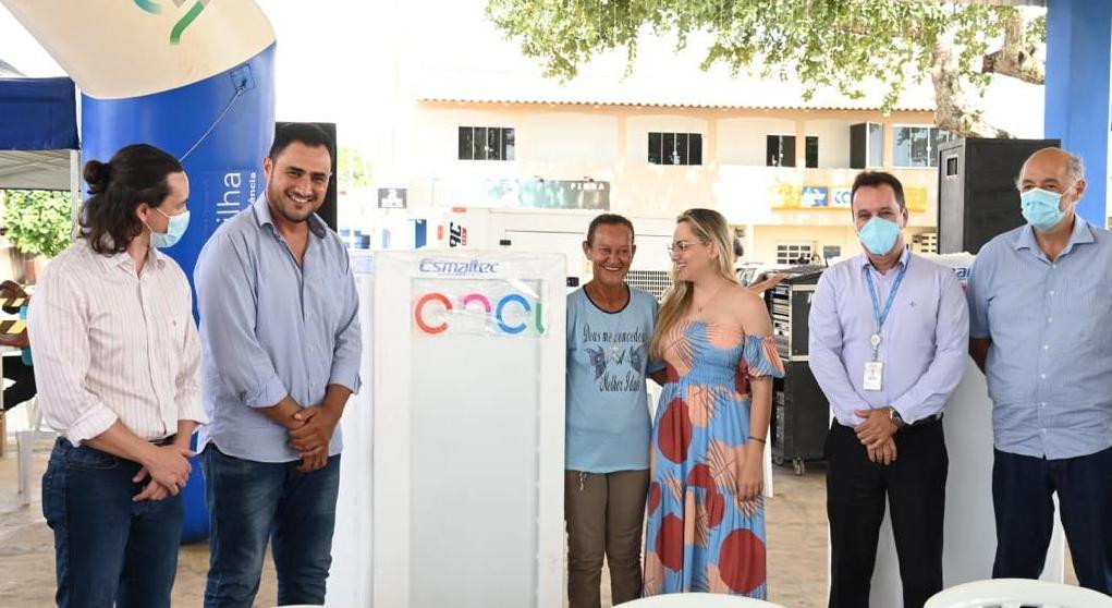 Troca de geladeiras durante a realização do evento