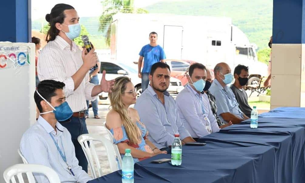 Lideranças durante a caravana da ENEL