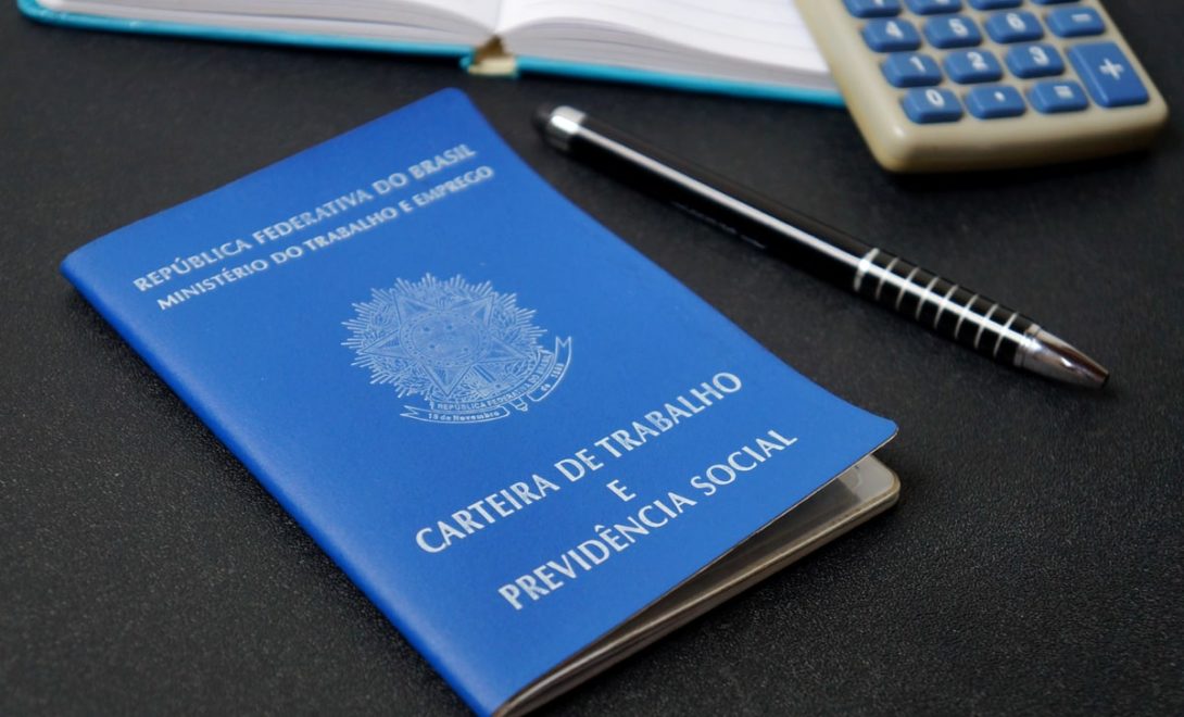 A NR 12 atende ao artigo 5 da CLT que determina a criação de um local de trabalho com menor risco de acidentes