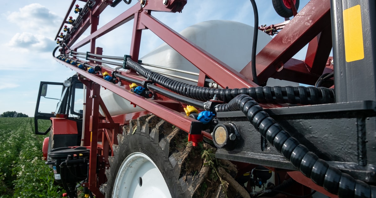 Importância da limpeza dos pulverizadores agrícolas