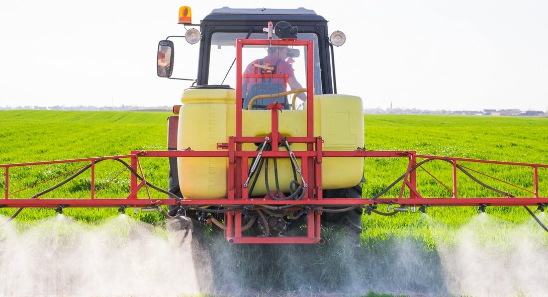 Tanque uma das peças de pulverizadores agrícolas
