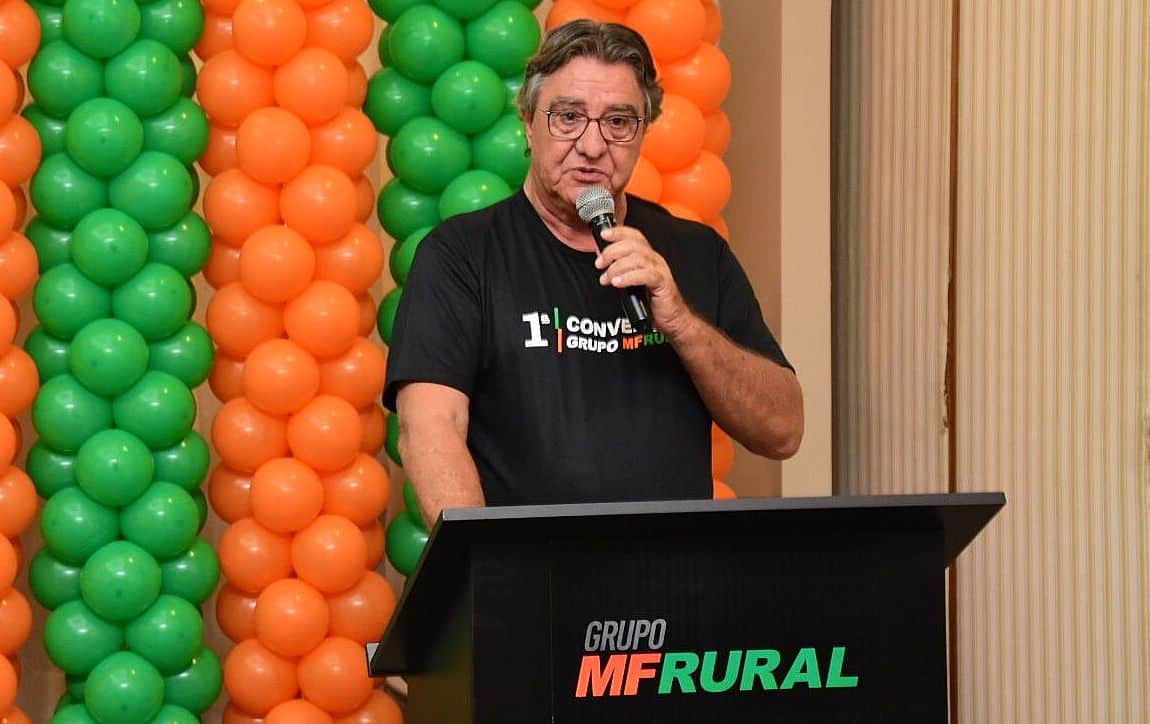 Wilson Lucas discursa durante a convenção do grupo MF Rural