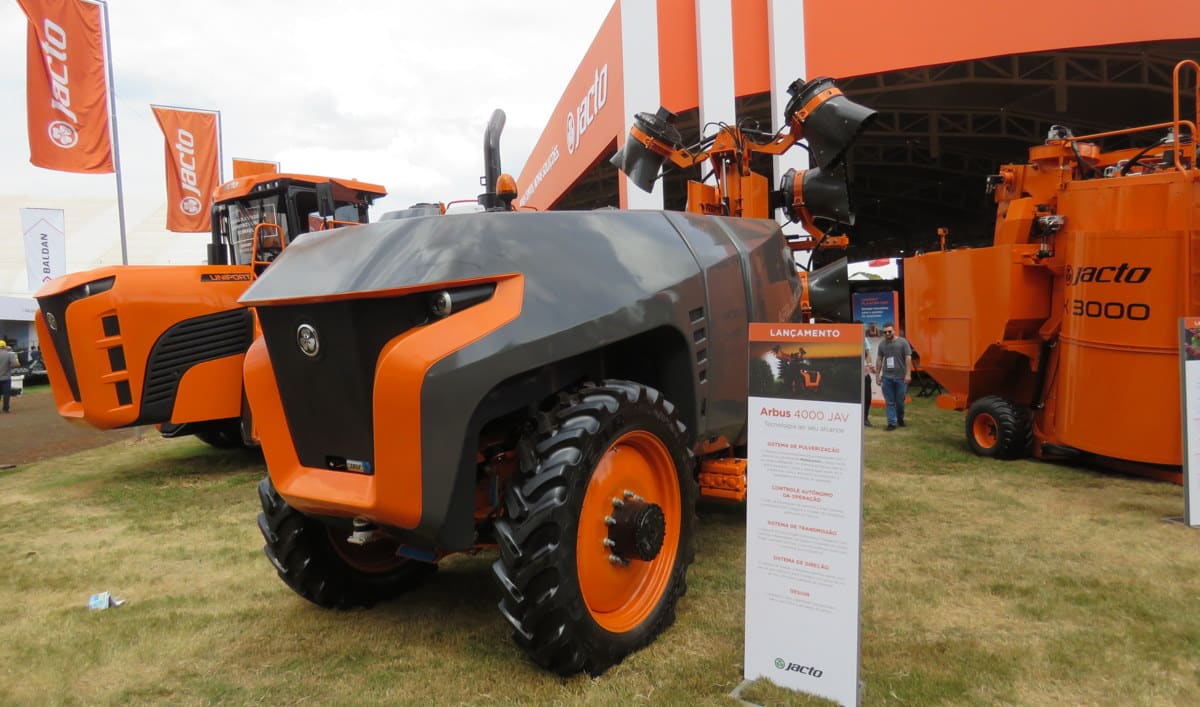 Lançamentos de máquinas agrícolas da Jacto na Agrishow