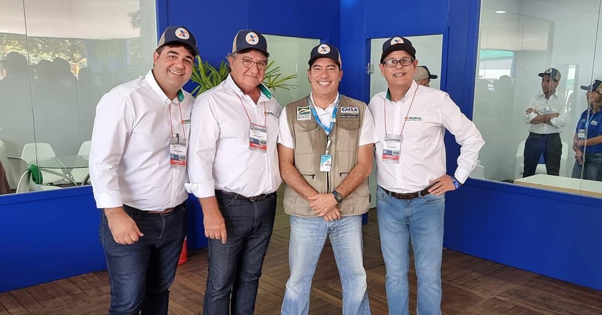 Presidente da Caixa com o MF Rural
