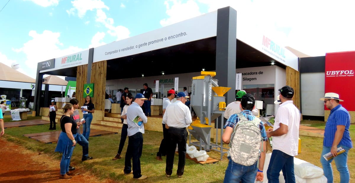 Exposição produtos na Agrishow