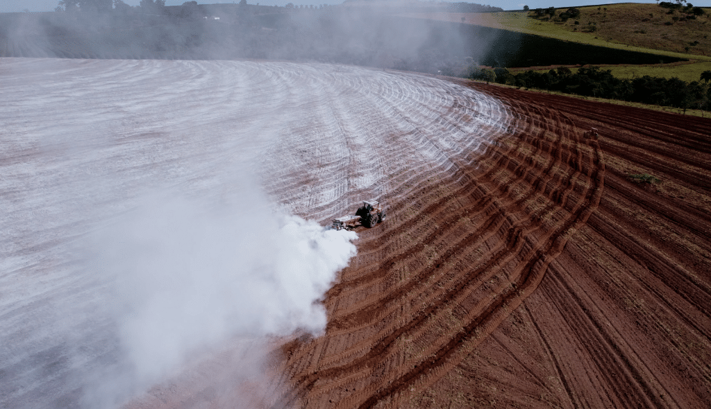 Calcário x Gesso Agrícola: por que são utilizados na agricultura?