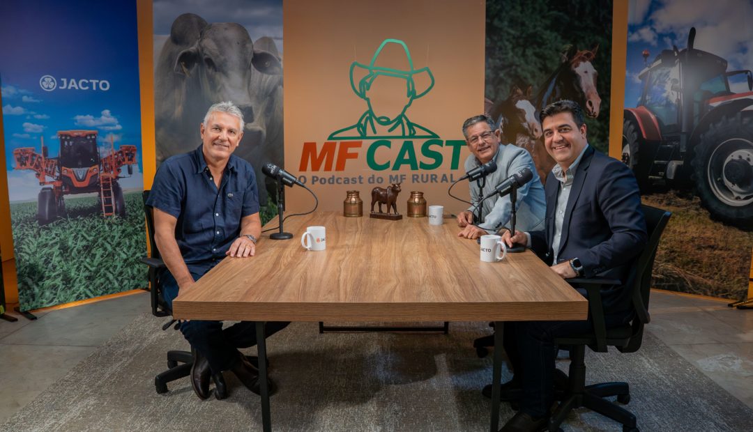 Alessandro Silva, Walter Celani e Roberto Lucas no estúdio do MF Cast