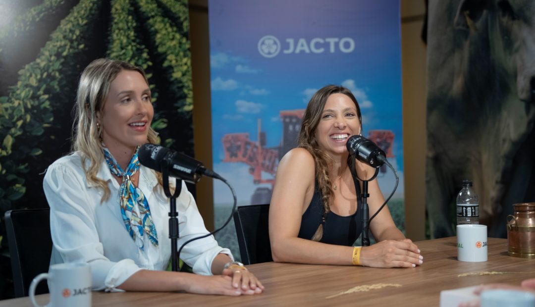 Flávia e Iasmin Steckert no estúdio do MF Cast